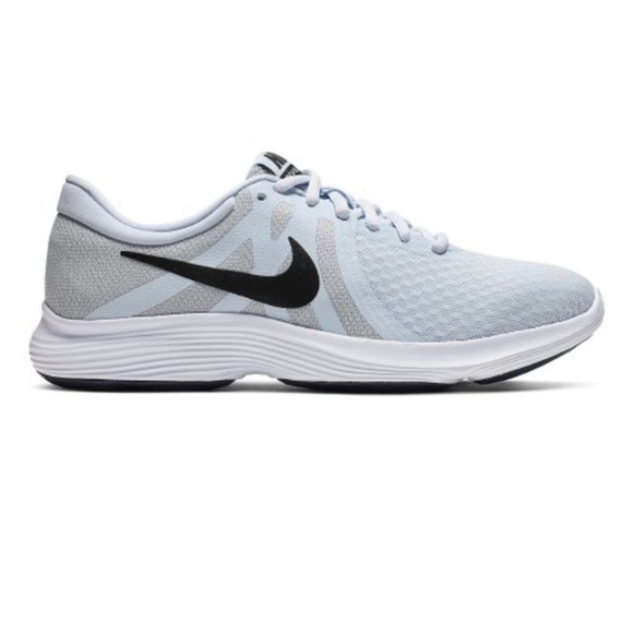 women's revolution 4 running shoe